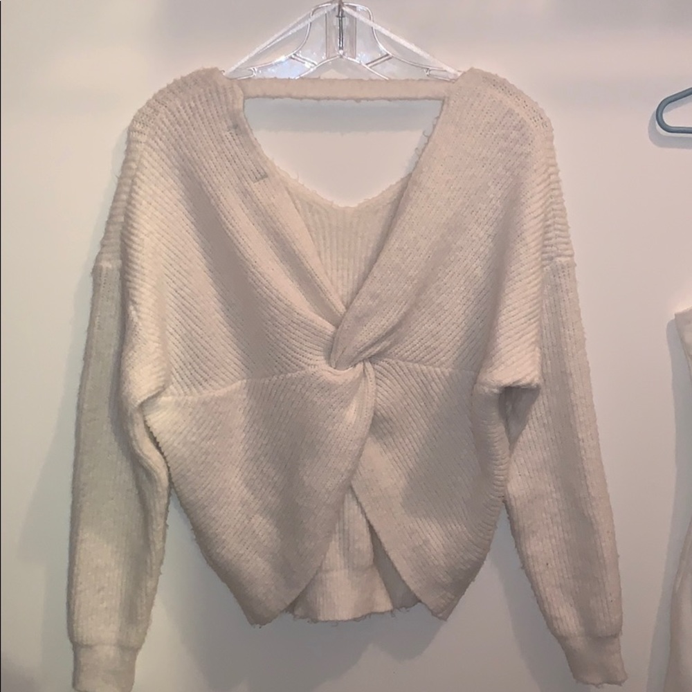 Akira sweater